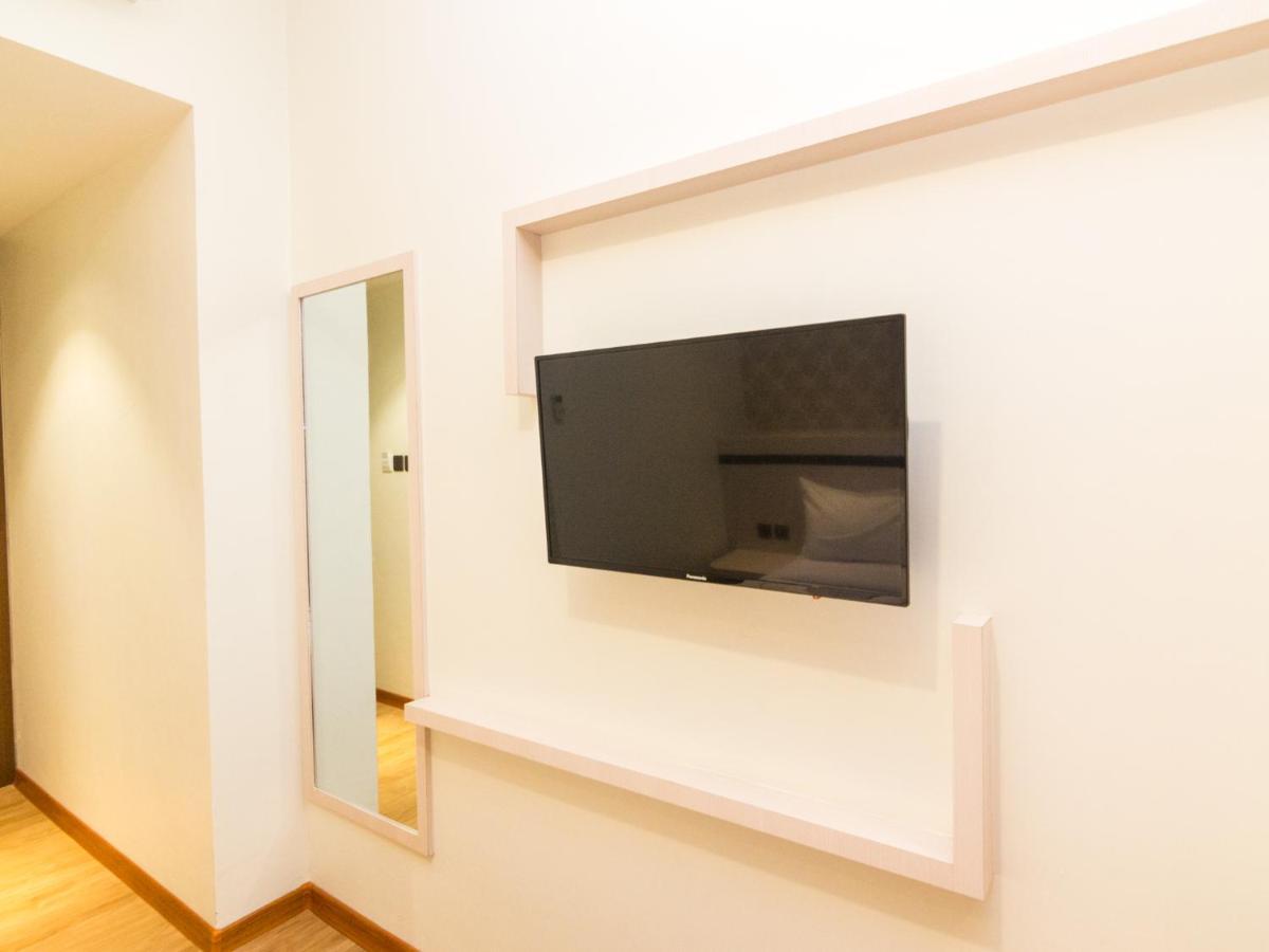 Blitz Hotel Batam Centre Εξωτερικό φωτογραφία