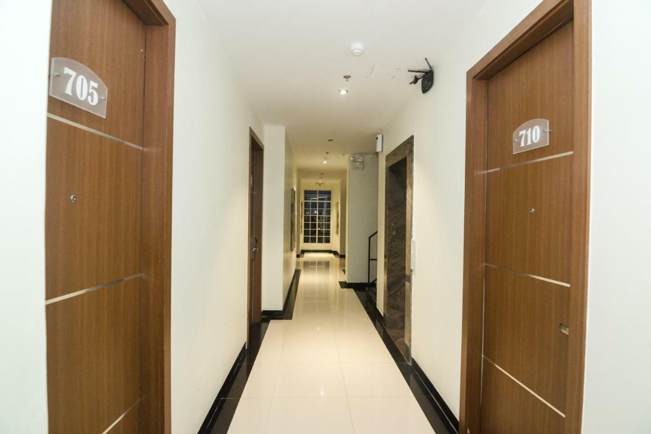Blitz Hotel Batam Centre Εξωτερικό φωτογραφία