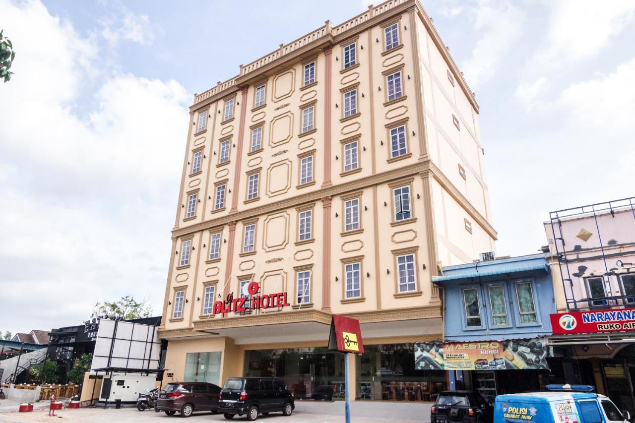 Blitz Hotel Batam Centre Εξωτερικό φωτογραφία